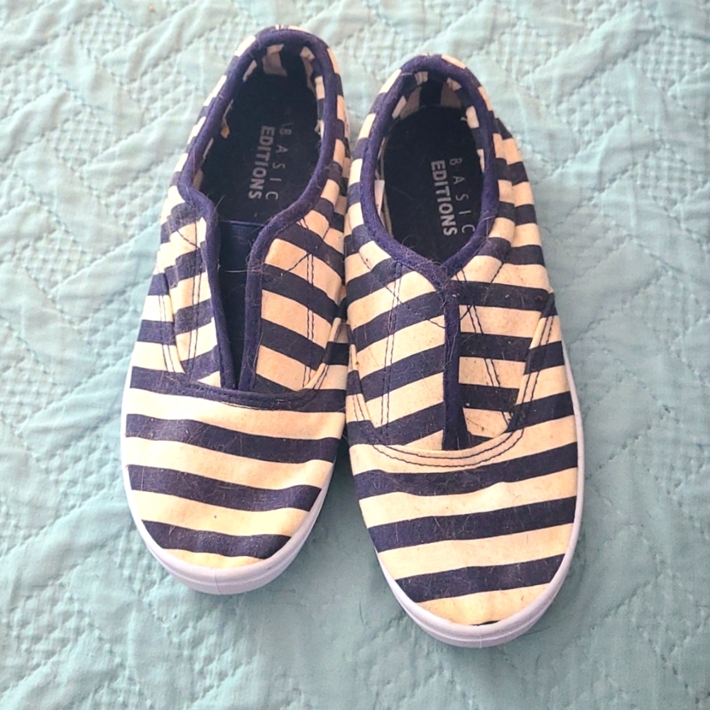 Basic Editions slip ons